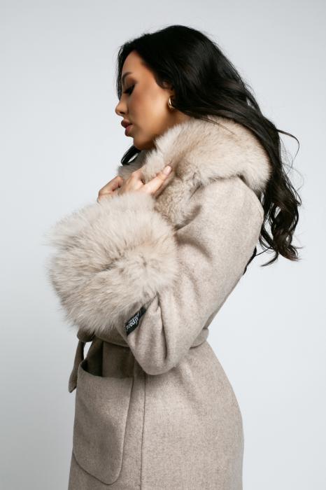 PALTON DIN LANA DE ALPACA CU BLANA NATURALA DE VULPE